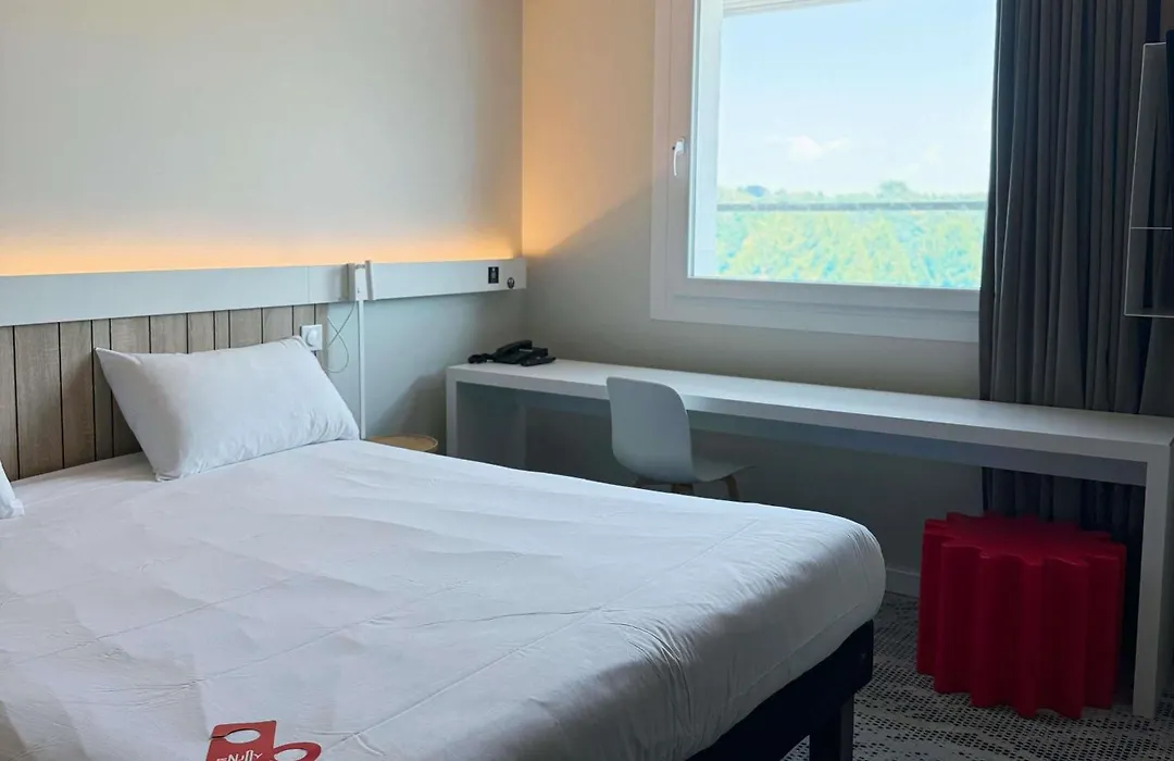 Ibis Luxembourg Airport-1
